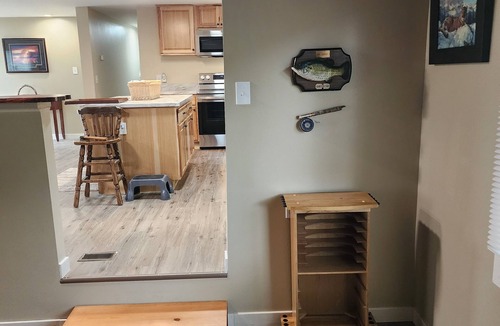 Cascade Cabin | Brand new-newly renovated cabin on 1/2 acre lot right on the Missouri River!