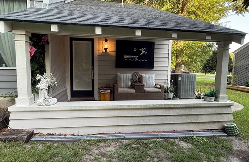 Trent Woods Apartment | Brand New Studio in a quiet neighborhood with Private parking.