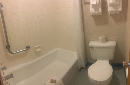 West Yellowstone Hotel | Brandin' Iron Inn