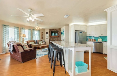 Surfside Beach House | Breakers Edge - Waterfront, 8 Sides of Sunshine!