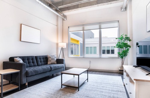 SoNo Apartment | Breathtaking 2 Bed apartment located in SoNo neighborhood