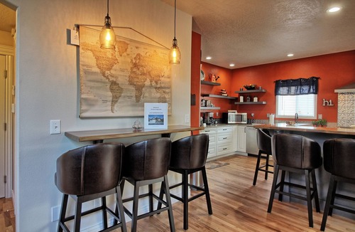 Eagle House | Breathtaking features near the heart of downtown Eagle Idaho!