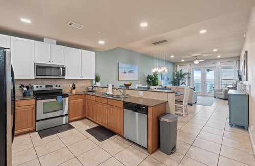 Horseshoe Bay Condo | Breathtaking Sunrise Views Over Lake LBJ - Luxury 3BR Waterfront Condo