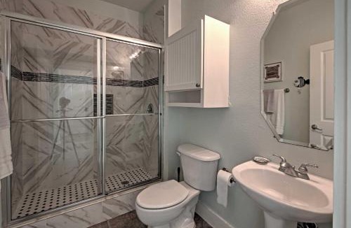 Red Fish Cove House | Breezy Galveston House with 2 Decks and Ocean Views!