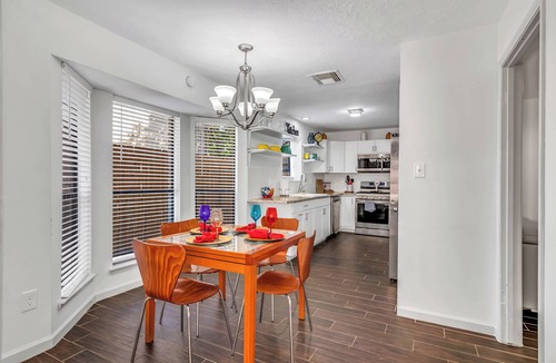 Mission Bend House | Breezy Oasis Retreat: with Pool and Game room!
