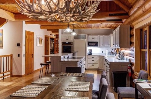 Bozeman Ski Chalet | Bridger Lodge: Ski-In Ski-Out/Hike/Bike/Fish/Hunt Bridger Bowl Ski Area