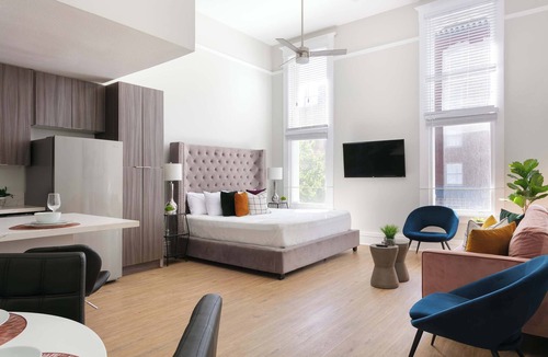 Gaslamp Quarter Apartment | Bright 2BR Loft | Sleeps 7 + Full Kitchen & WiFi