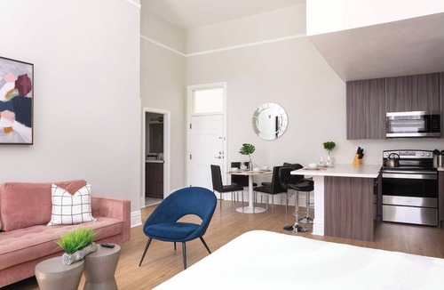 Gaslamp Quarter Apartment | Bright 2BR Loft | Sleeps 7 + Full Kitchen & WiFi