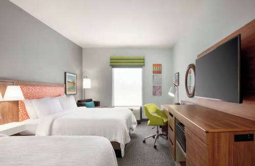 Houston Hotel | Bright & Airy Suite Designed for Relaxation Near AMC Spring 10 - 3.1 miles