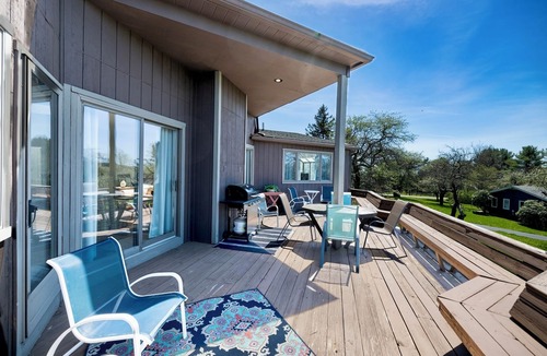 Eagles Mere House | Bright and airy home with sunset views less than a mile to the lake and village