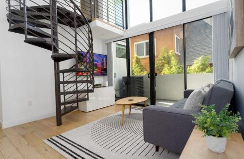 Bankers Hill House | Bright and Trendy - Panoramic - Chic - Prime Location