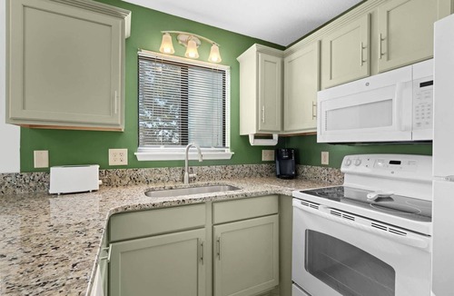 Little River Condo | Bright Condo w/Loft for 8! Bay Tree 24B