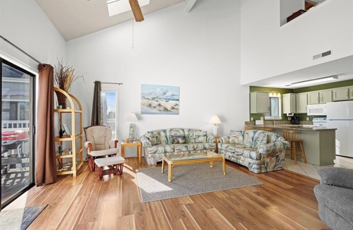 Little River Condo | Bright Condo w/Loft for 8! Bay Tree 24B