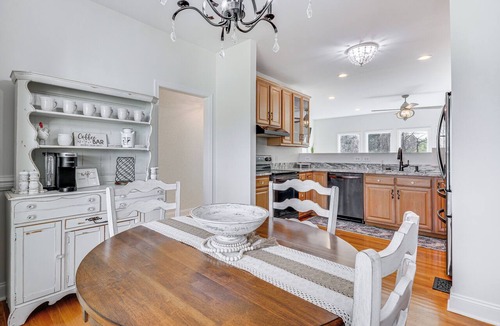 High Point Cottage | Bright & Elegant Home in High Point w/Deck!