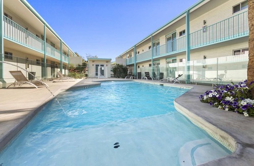 Roosevelt Condo | Bright Micro-Flat steps from DTPH – Pool