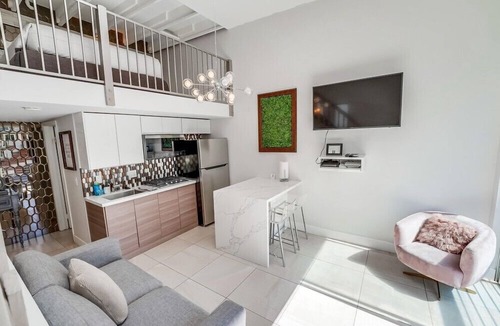 Little Italy Condo | Bright & Modern 2 Level Unit in heart of Little Italy