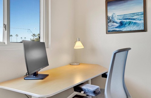 Crown Point Condo | Bright, Spacious 2 BD in the Heart of San Diego!