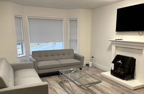 Upper Ten Oaks House | Bright & Spacious 5 Bed Home
