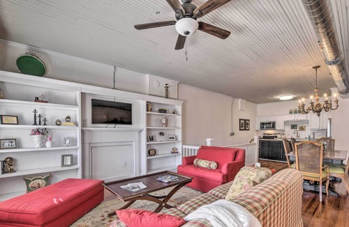 Spencer Apartment | Bright Spencer Apartment - Newly Renovated!