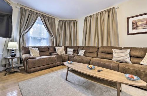 Memorial Square Apartment | Bright Springfield Apartment with 2 Balconies!