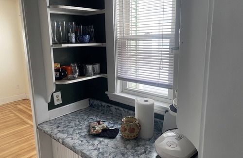 Watertown House | Bright, Sunny & Newly Renovated Duplex Close to Boston