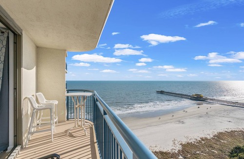 Arcadian Shores Apartment | Brighton 1702G Oceanview studio 17 floor