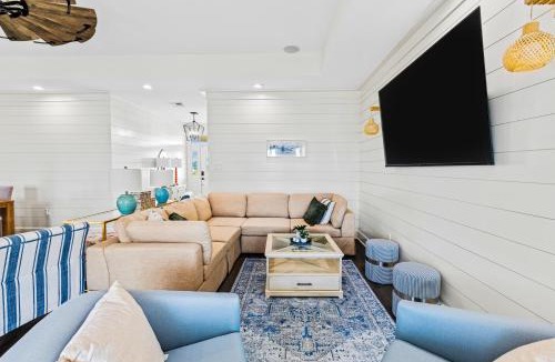 Creole House | Bring Your Boat! Lake Charles Home w/Dock & Lift