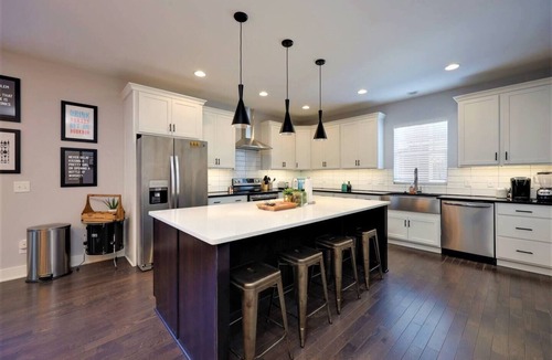 Historic Waverly House | Broadway (5 Min) 12South Sleeps 12 2x Garage