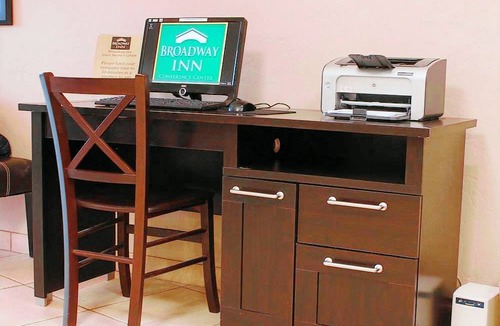 Westside Hotel | Broadway Inn Conference Center