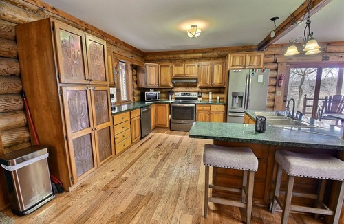 Bedford Cabin | Broomsage Cabin - Enjoy the peace of nature
