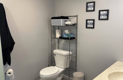 Rockville Apartment | Buck's Place - NEWLY FINISHED studio retreat one block from downtown Rockville!