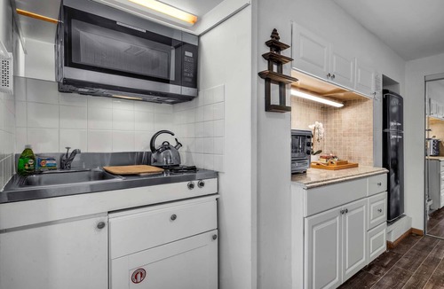 Hollywoodland Apartment | Bucket List Stay Secret Stairs Apt Hollywood Hills