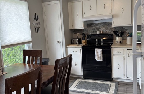Kilbourne Condo | Buckeye condo with hot tub and pool table
