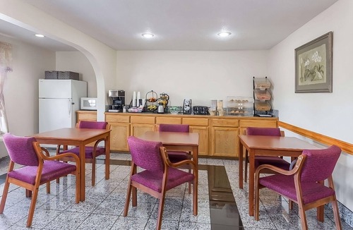 Austin Ave. Hotel | Budget-friendly Accommodation at Knights Inn Franklin Ave Waco! Free Parking