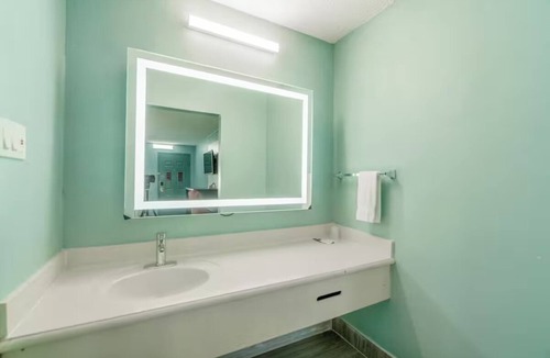 Harlingen Hotel | Budget-Friendly 2 Queen Beds Near Harlingen Attractions