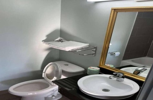 Bermuda Hotel | Budget Inn Motel