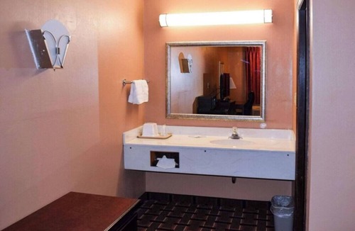 Richburg Hotel | Budget Lodging Perfect for Road Trips – Explore Richburg + Nearby Festivals