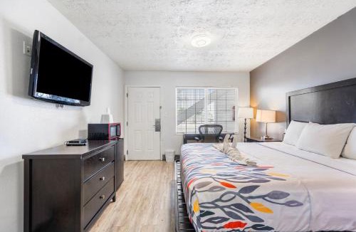 Augusta Hotel | Budgetel Inns & Suites Augusta Downtown 706-945-1238