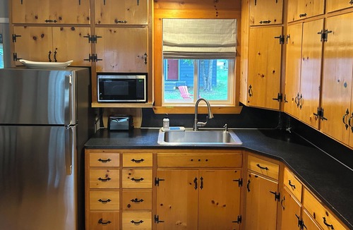Nordman House | Bungalow & Bunk House, Sleeps 10, Close to Lake