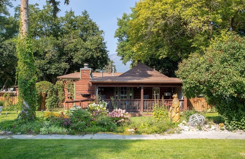 Stevensville House | Bungalow near downtown Stevensville offers both rustic charm and small town vibes.