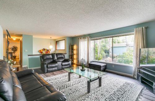SeaTac House | Burien Getaway 12 Mi to Downtown Seattle!