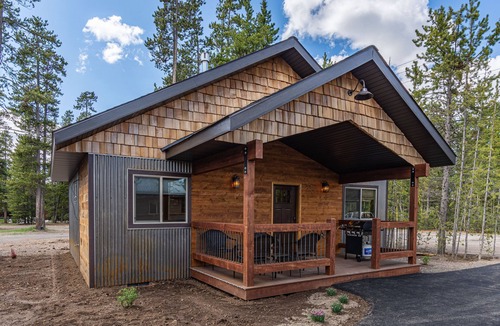 West Yellowstone Cabin | Burnt Hole-Sleeps 4, In Town, 5 blocks from Yellowstone Park, A/C and wifi