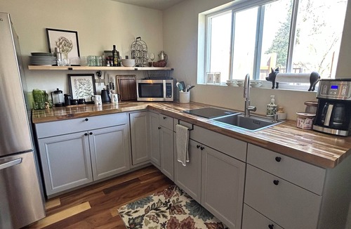 Downtown Boise Cottage | Burrow on 24th - Hot Tub 1BR/1BA