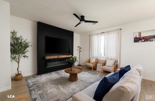 Greenacres House | Business Travel Ready New 3BR Near Airport
