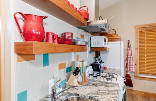 Sweetwater House | Butch’s HideOut - A Cozy Retreat For Two