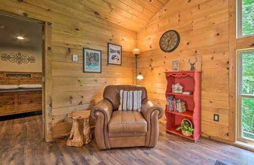 Butler House | Butler Cabin on 19 Acres with Hot Tub and Fire Pit!