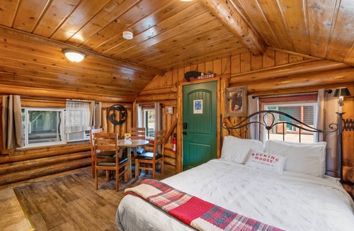 West Yellowstone Cabin | Cabin ∙ 1 bedroom ∙ 4 guests