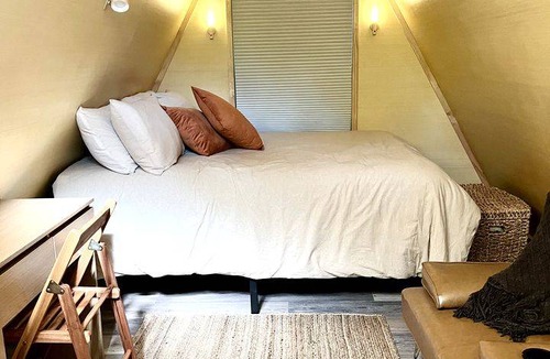 Fountain Run Cabin | Cabin ∙ 1 bedroom ∙ 4 guests