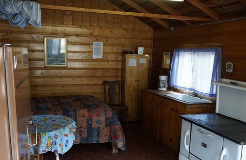 Bellvue Cabin | Cabin 2 at Sportsman’s Lodge, Rustic Cabin 2 at Sportsman's Lodge
