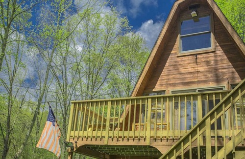 Laurelville Cabin | Cabin ∙ 2 bedrooms ∙ 4 guests